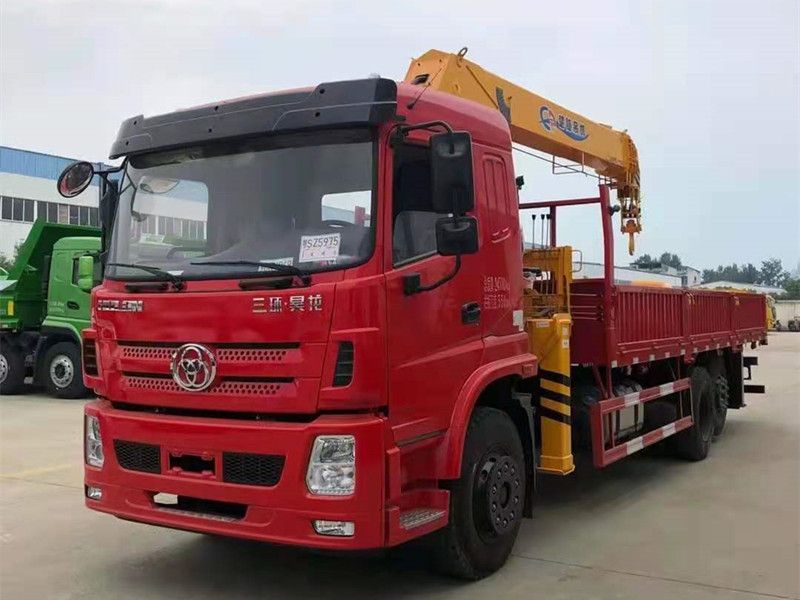 國(guó)六三環(huán)昊龍?zhí)嵘龢虺S12噸吊機(jī)