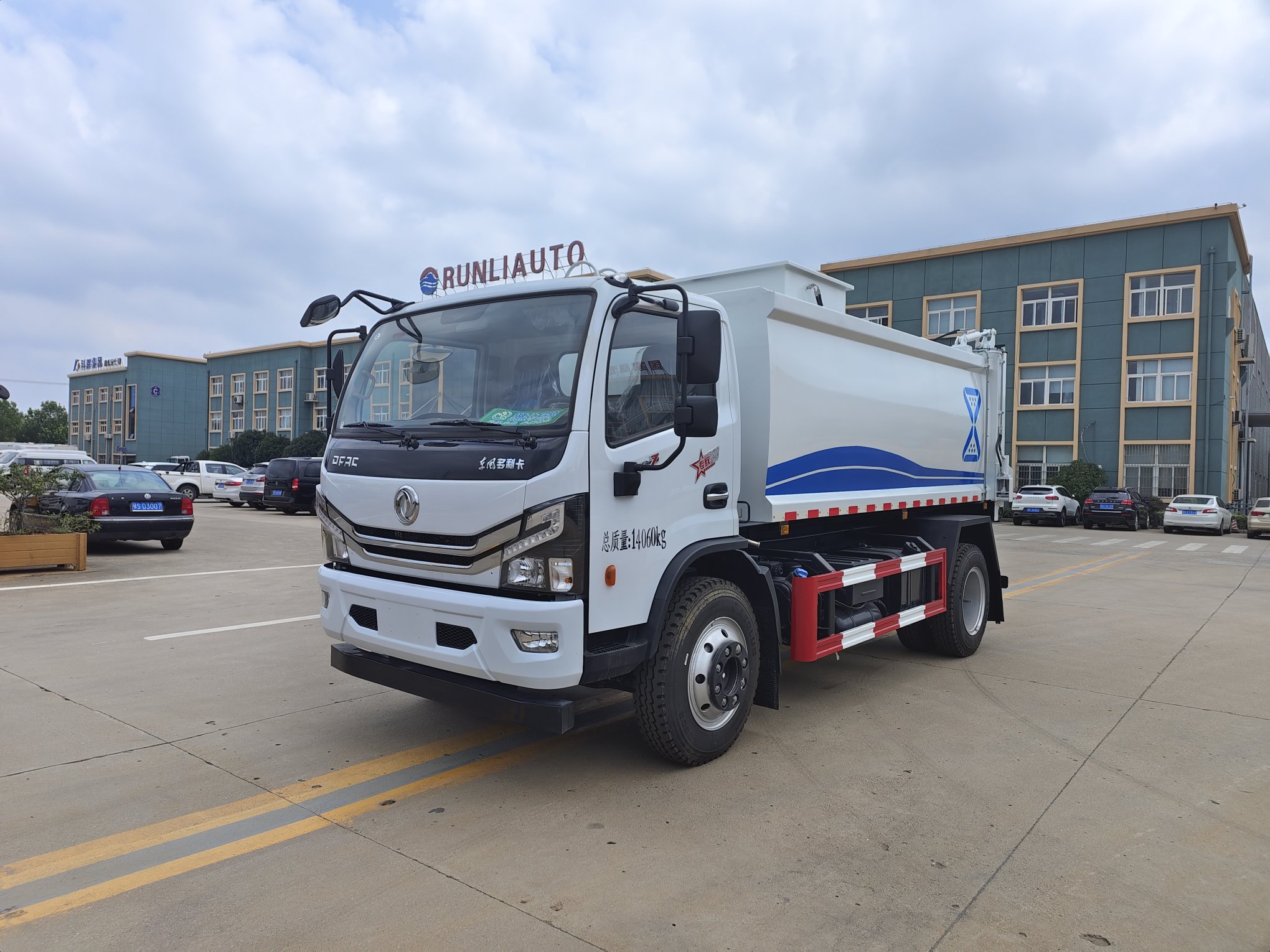 東風(fēng)多利卡10m3餐廚垃圾車